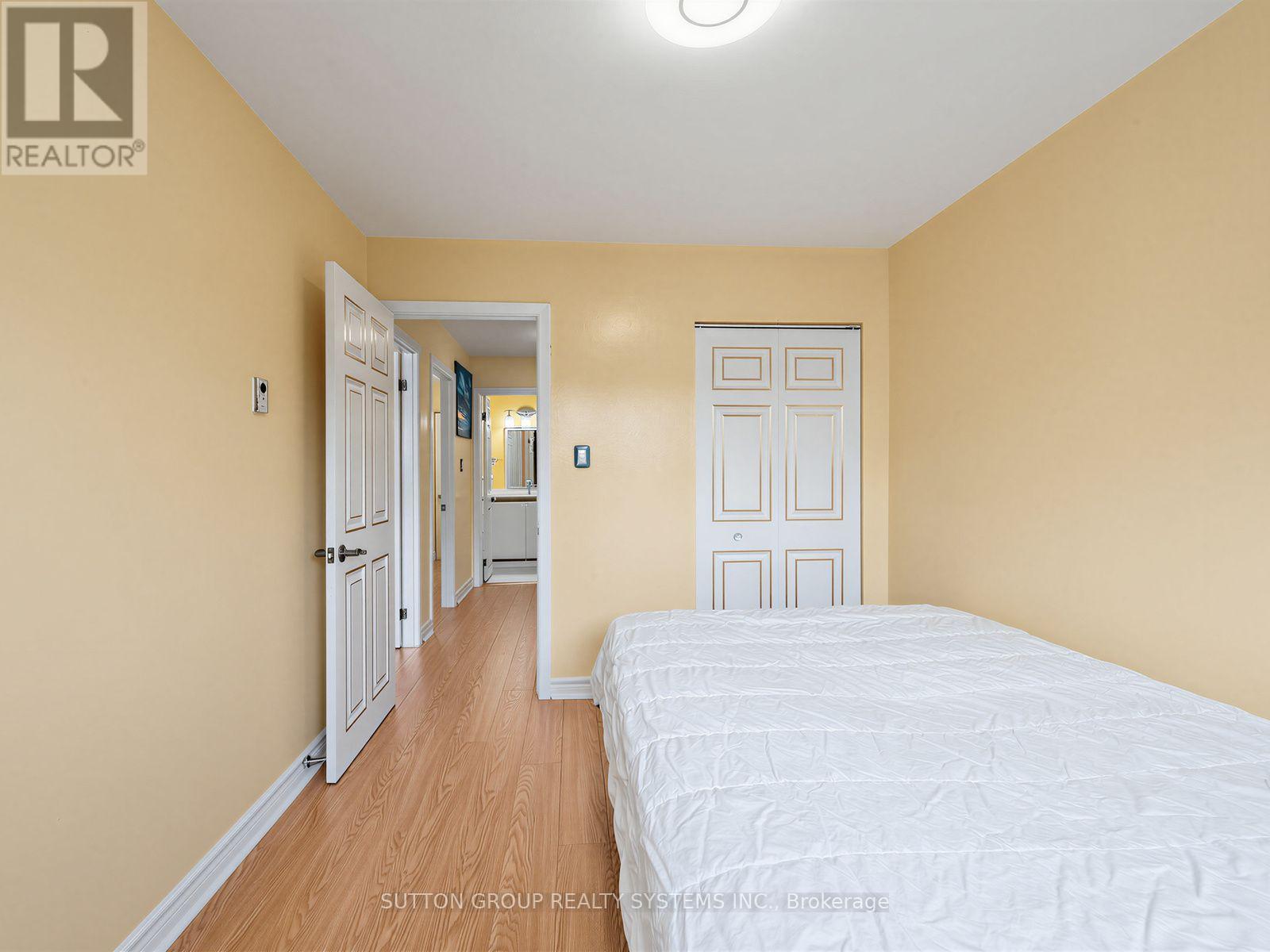 #86 2901 JANE STREET - 19