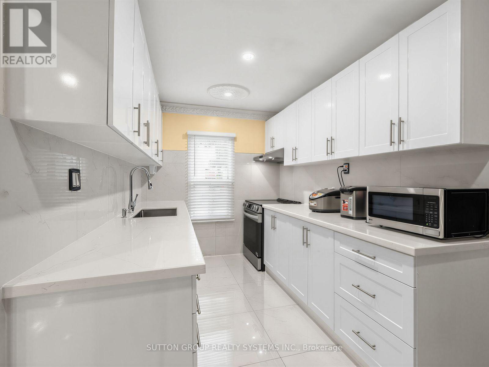 #86 2901 JANE STREET - 27