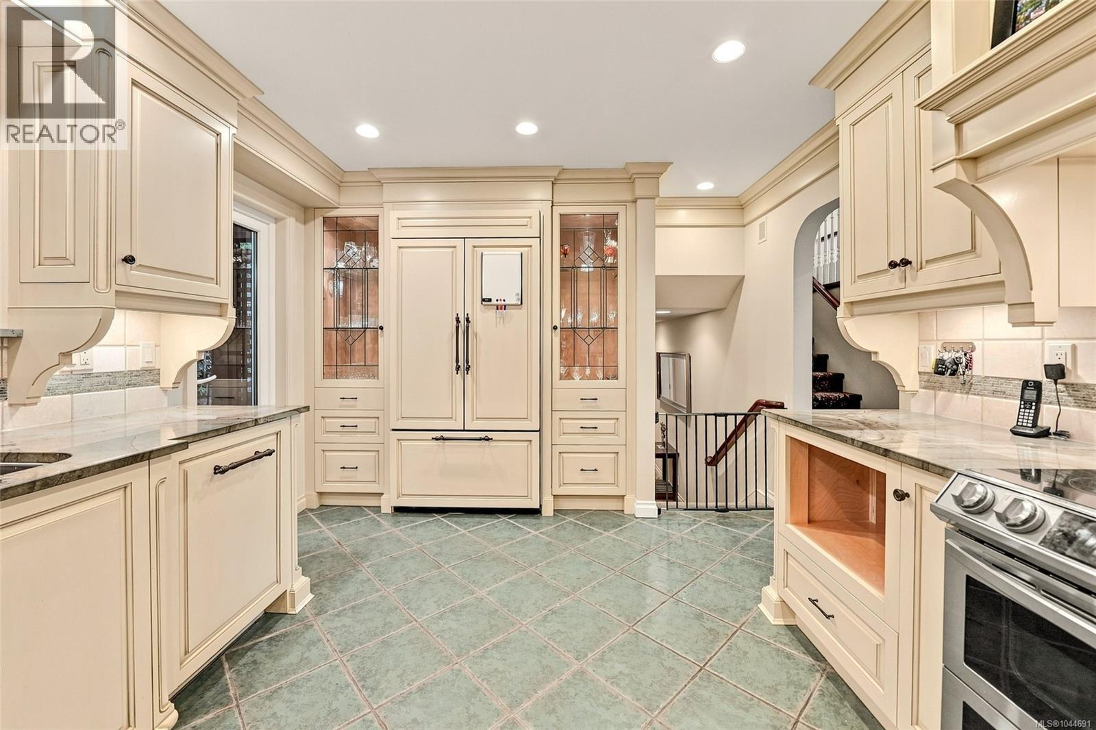 5287 Lost Lake Rd - 4
