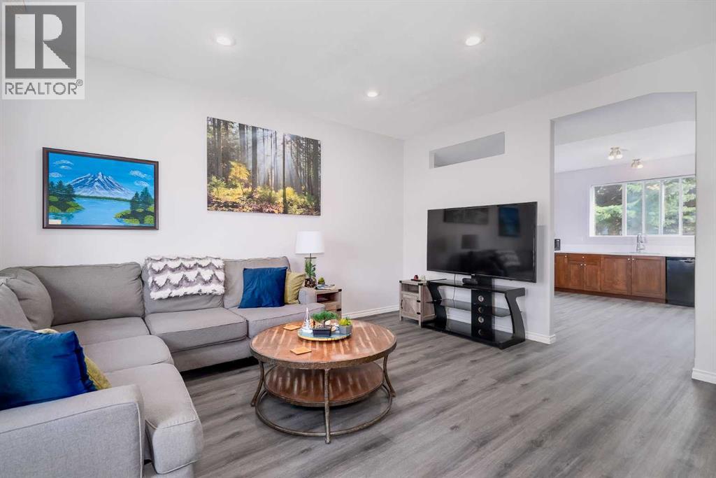 #3 4406 46 Avenue - 5