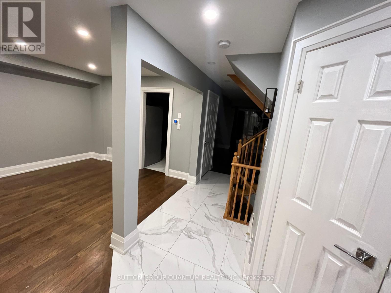 135 MOWAT CRESCENT