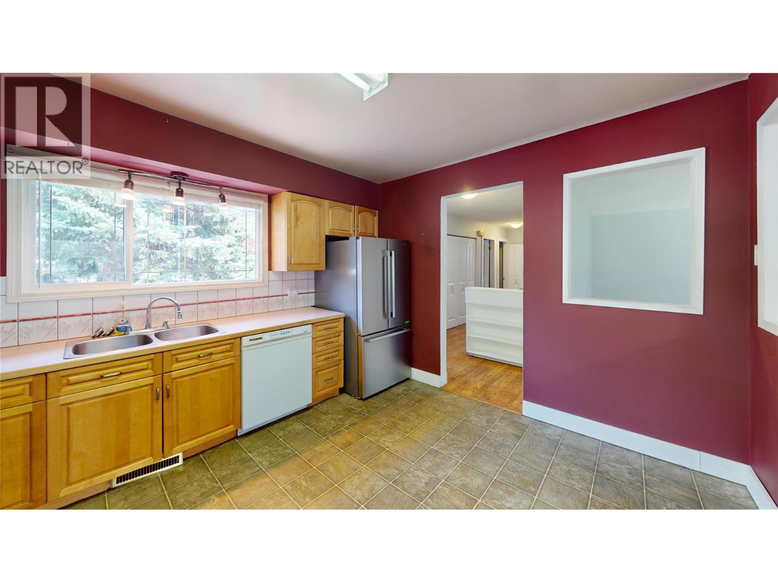 260 Blue Spruce Crescent - Image 13