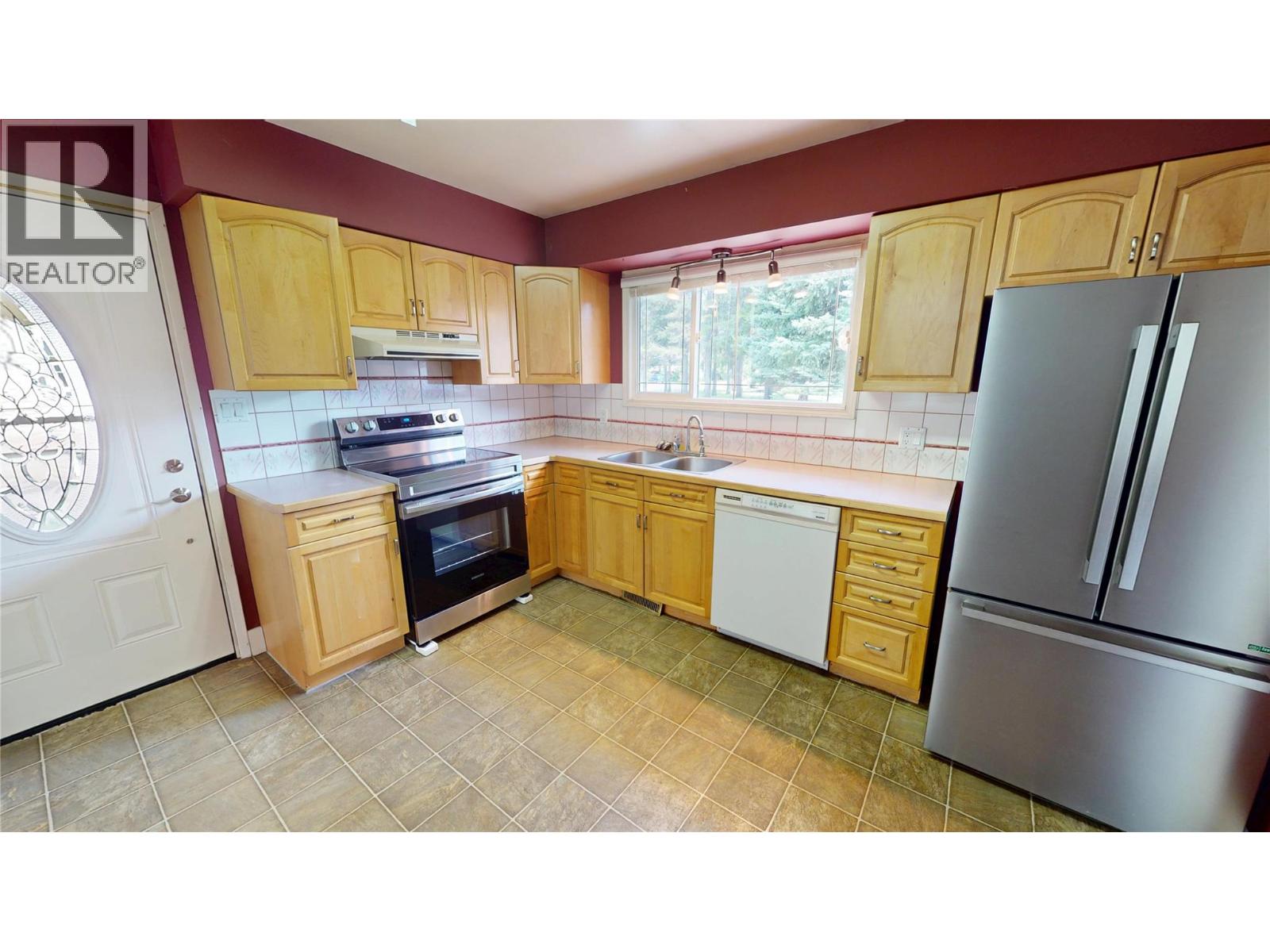 260 Blue Spruce Crescent - 14