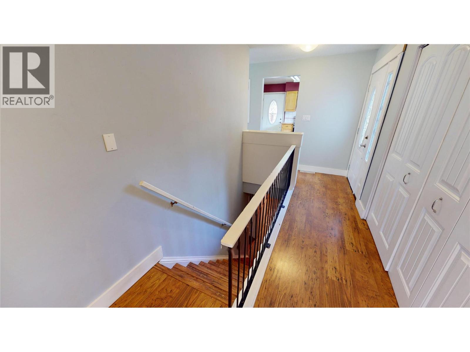 260 Blue Spruce Crescent - 26