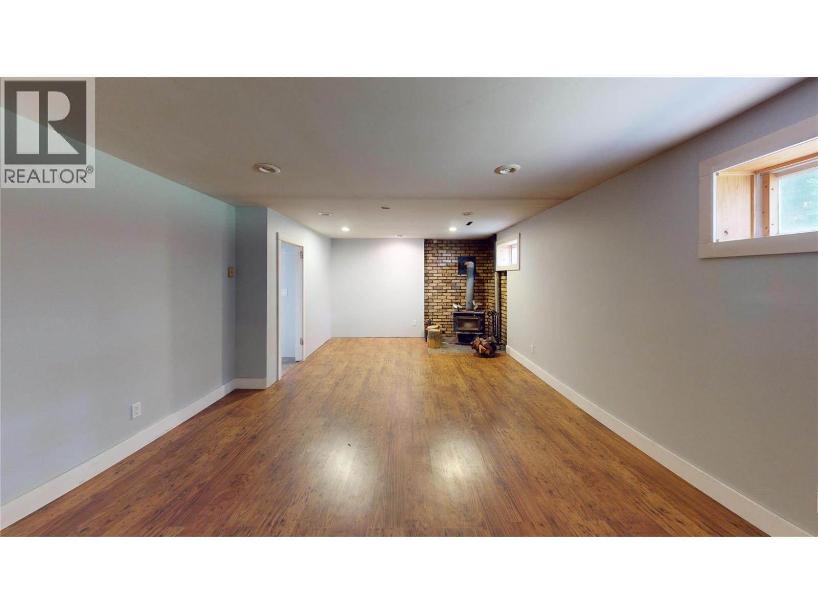 260 Blue Spruce Crescent - 27