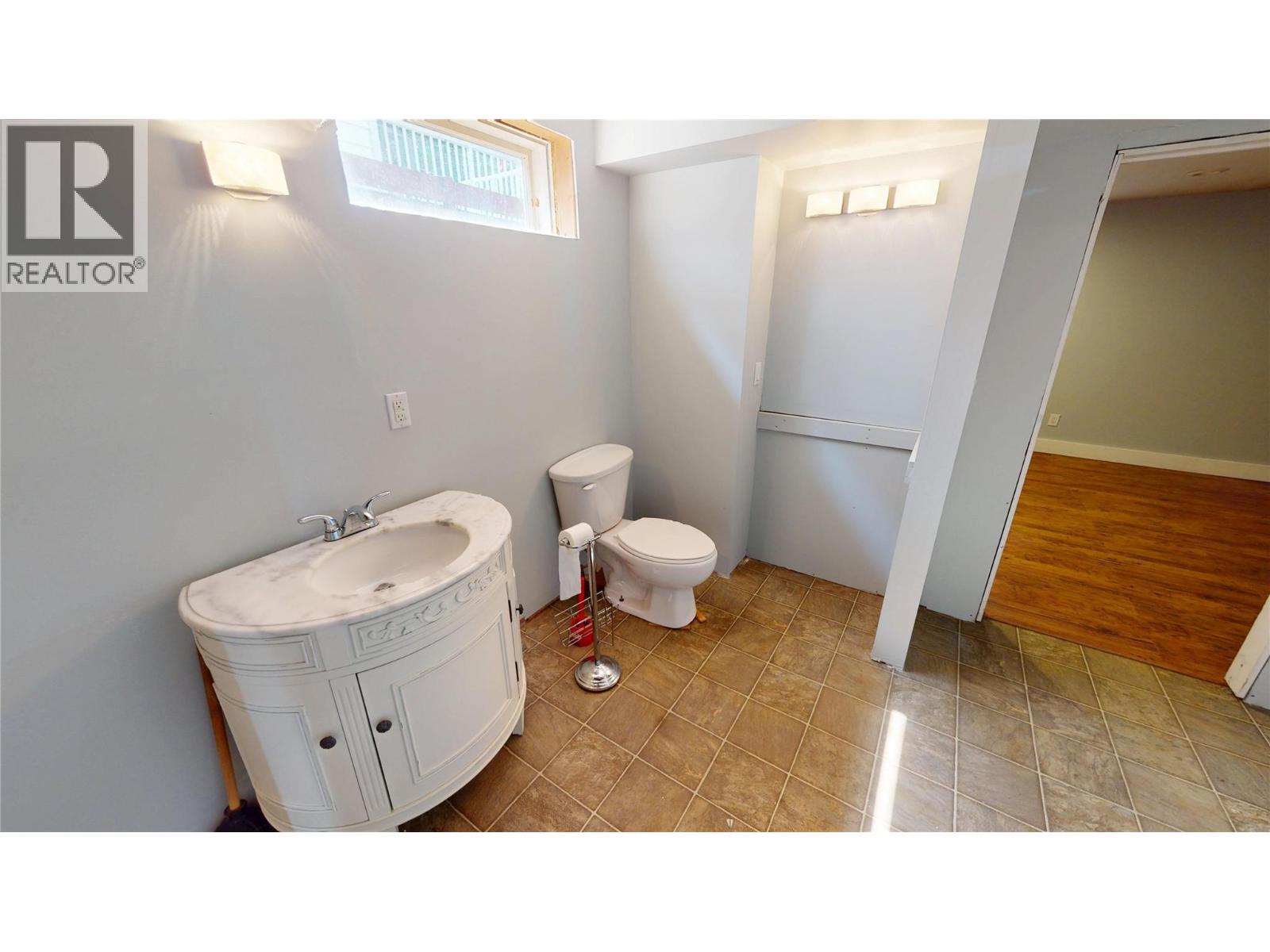 260 Blue Spruce Crescent - 30