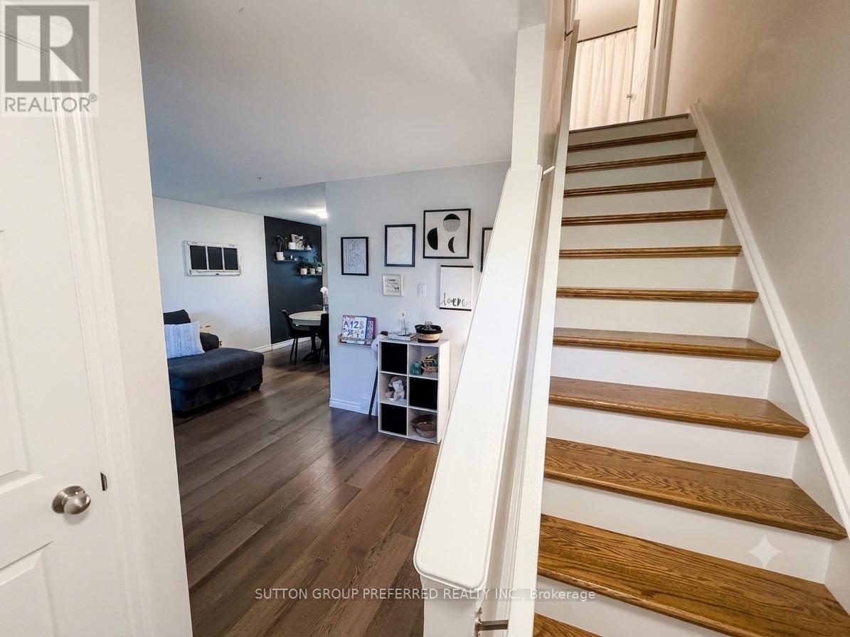 #27 825 DUNDALK DRIVE - 4
