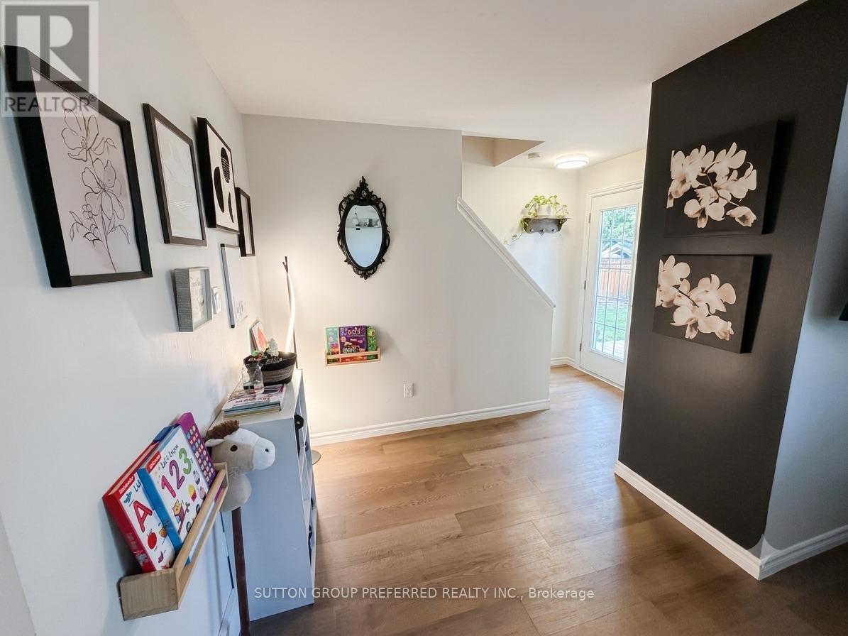 #27 825 DUNDALK DRIVE - 5
