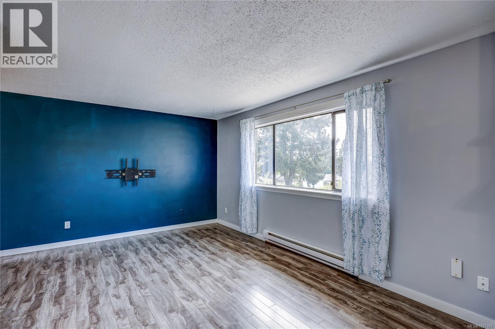 #40 25 Pryde Ave - 4