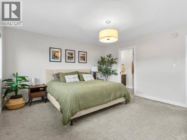 16 GLEANER AVENUE - 12