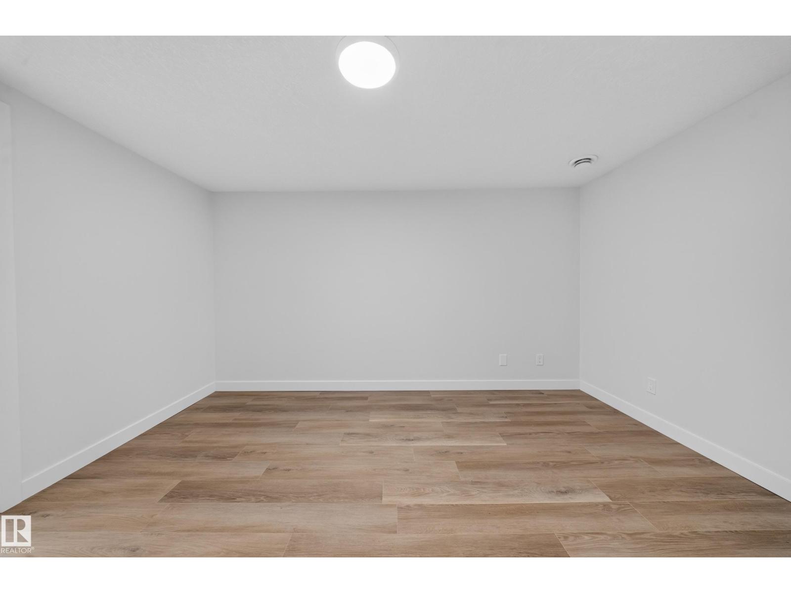 5204 97A AV NW - 39