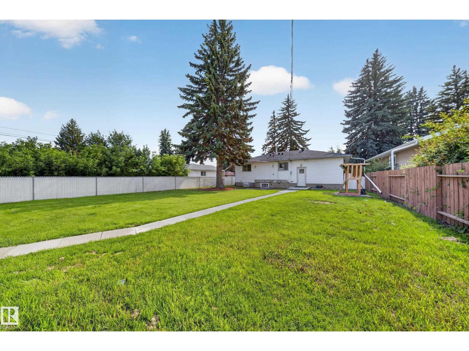 5204 97A AV NW - 9