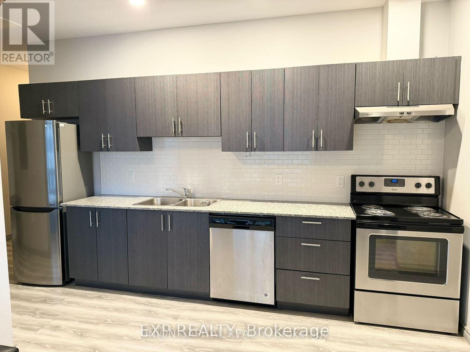 F101 - 275 LARCH STREET — photo 2