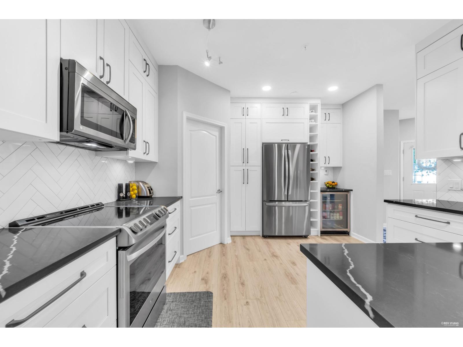 2 Bed, 2 Bath House for Sale in Langley – 1 21579 88B AVENUE, Langley – MLS# R3151955 - Image 2