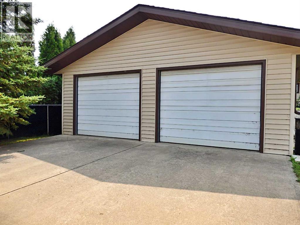 4824 49 Avenue - 2