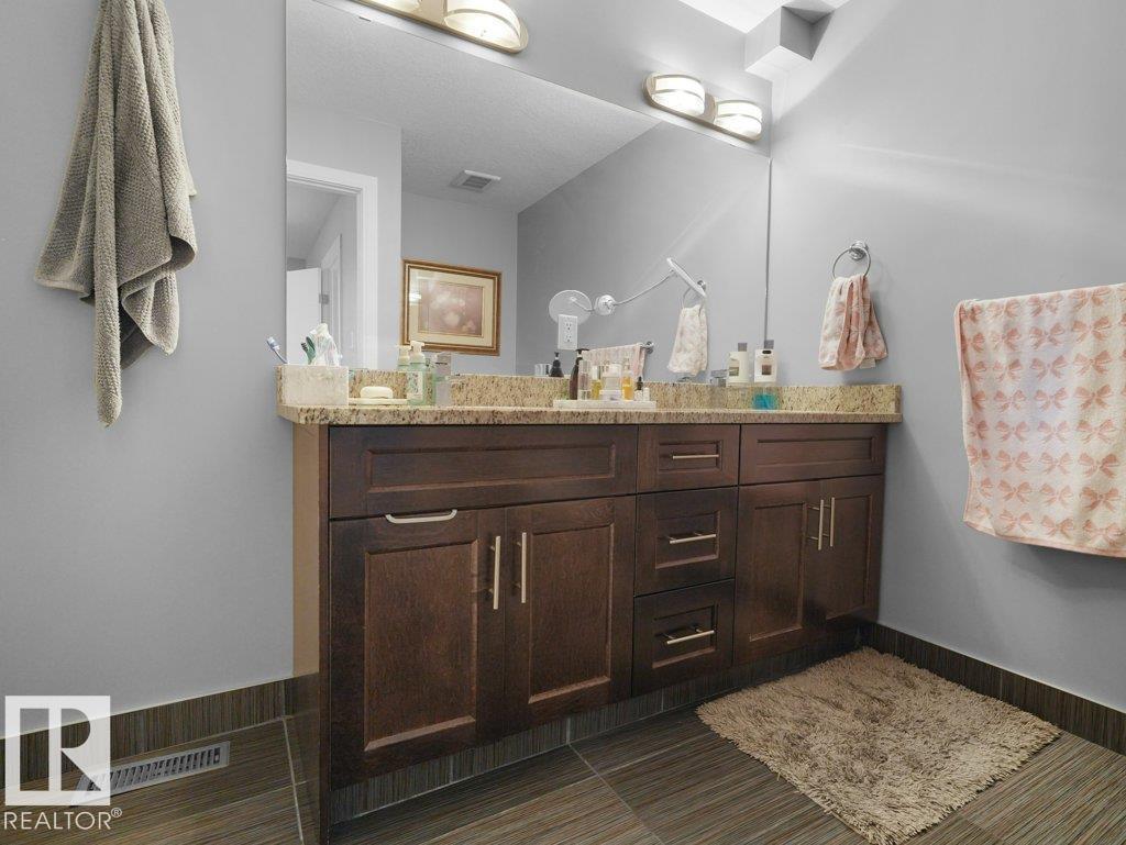 7909 105 AV NW - Image 16