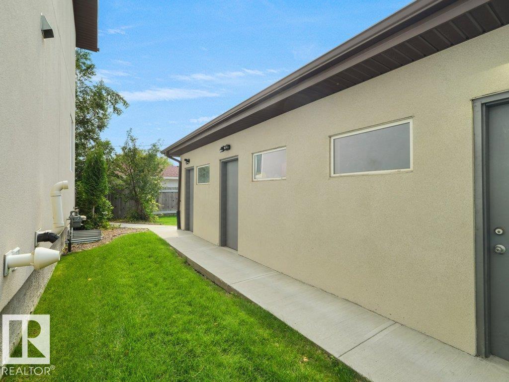 7909 105 AV NW - Image 29