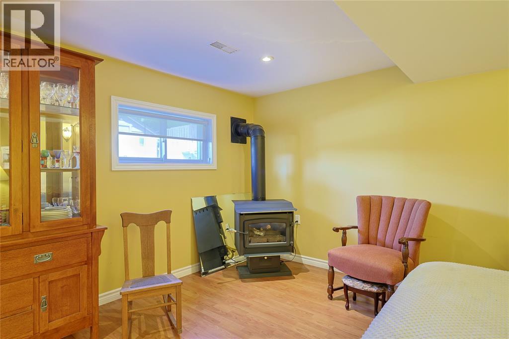 22 Turner DRIVE - 18