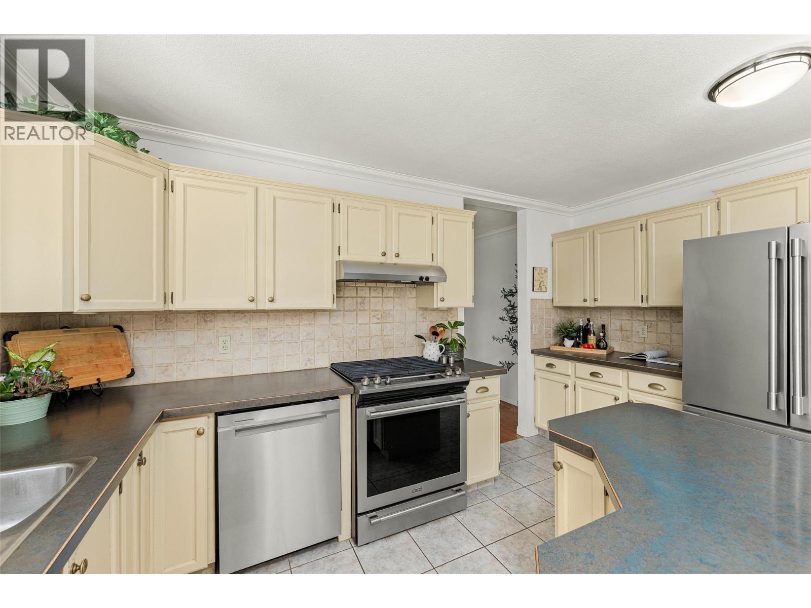  557 Vintage Terrace Court, Kelowna