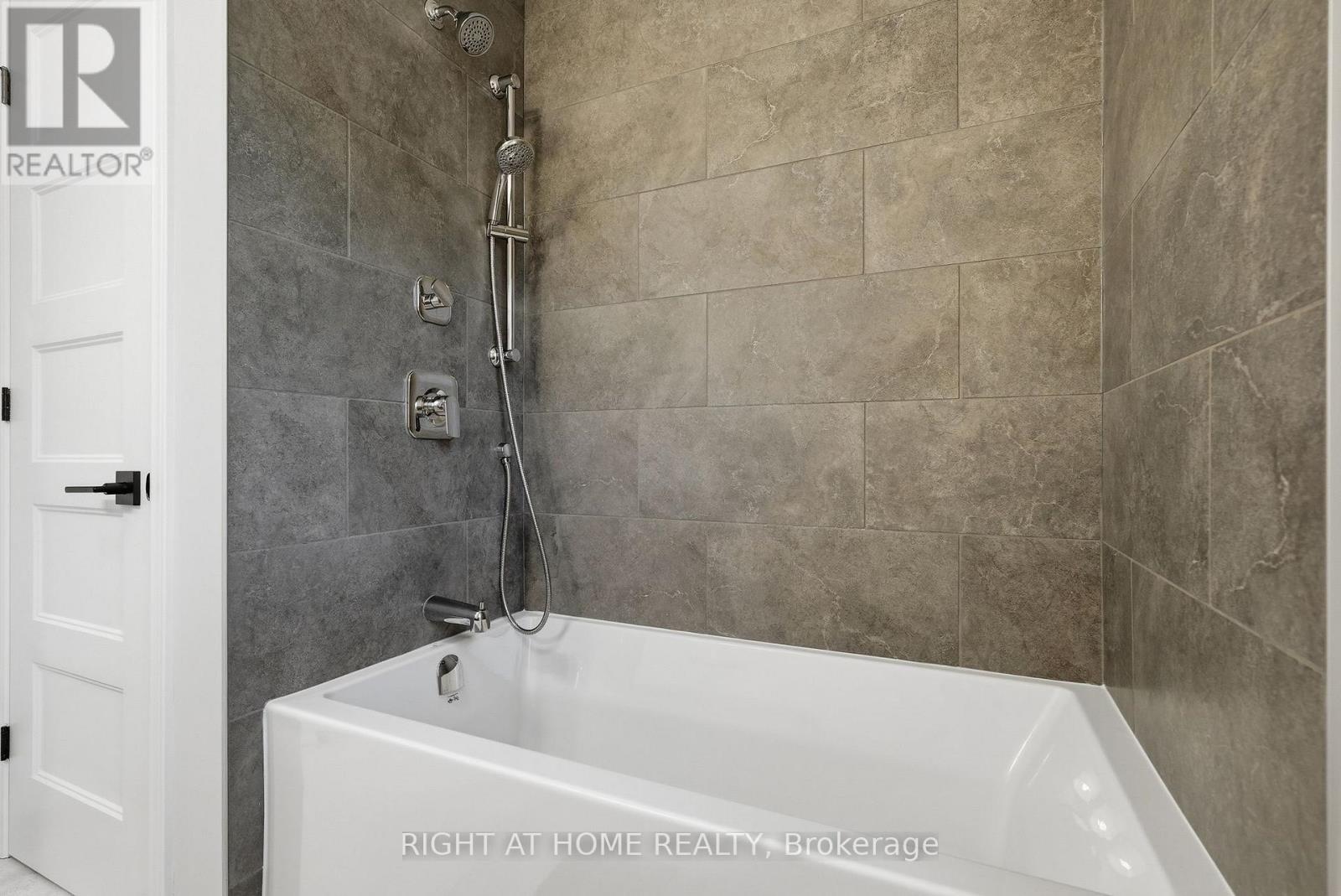 1334 FRIBOURG STREET - Image 35