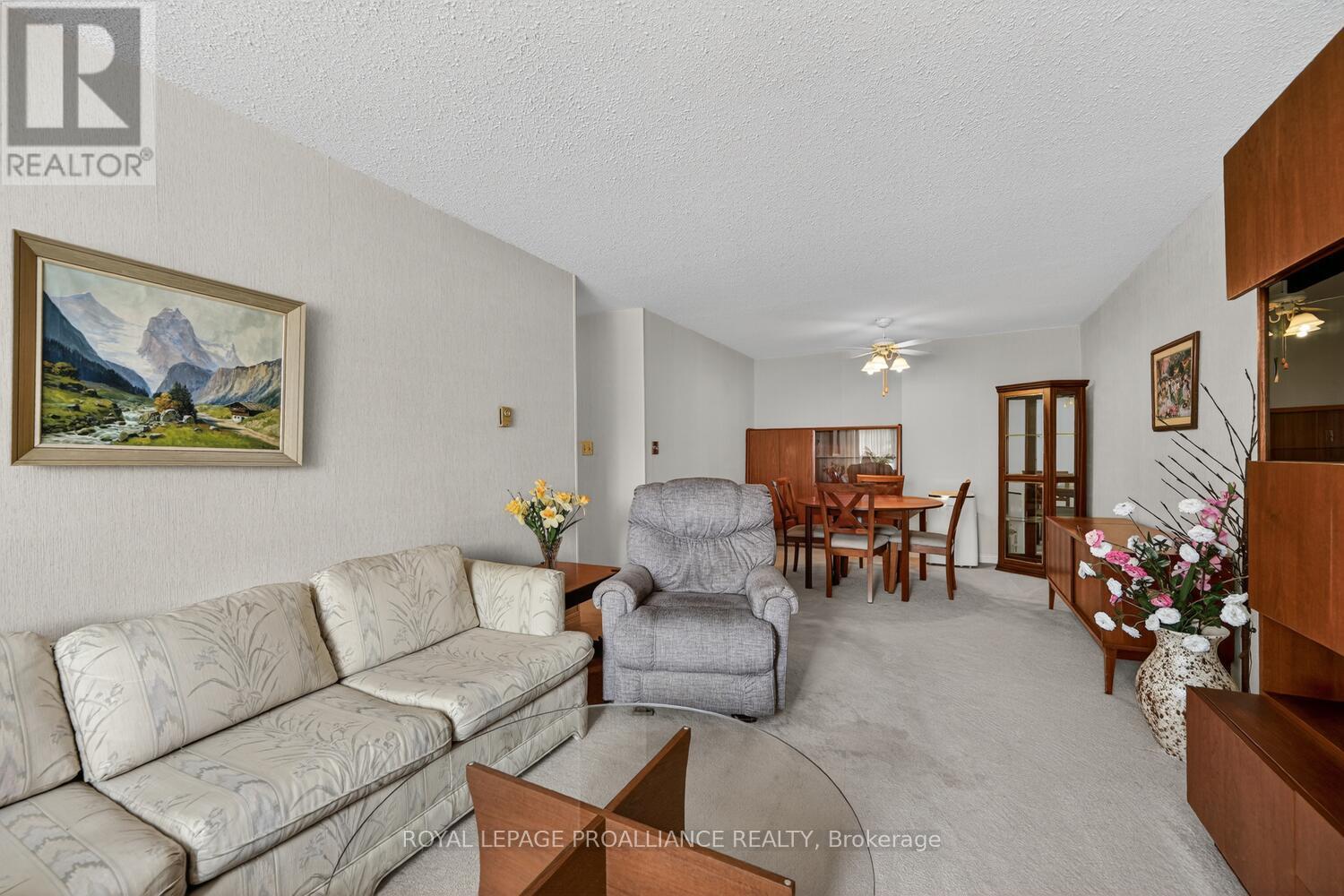 #205 820 LAURIER BOULEVARD - Image 21