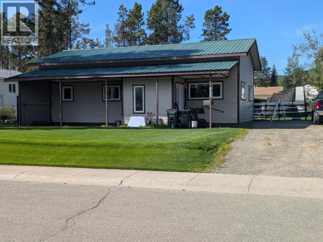 1203 SPRUCE STREET, Whitehorse — photo 2