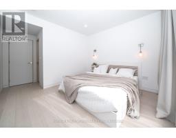 30 Carling Avenue, Toronto, ON M6G3S1 Photo 18