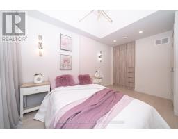 30 Carling Avenue, Toronto, ON M6G3S1 Photo 25