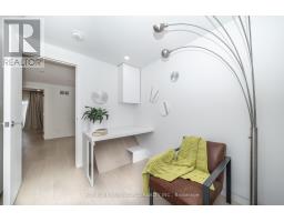 30 Carling Avenue, Toronto, ON M6G3S1 Photo 27