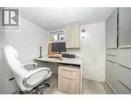 30 Carling Avenue, Toronto, ON M6G3S1 Photo 33