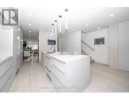 Bedroom 3 - 30 Carling Avenue, Toronto, ON M6G3S1 Photo 6