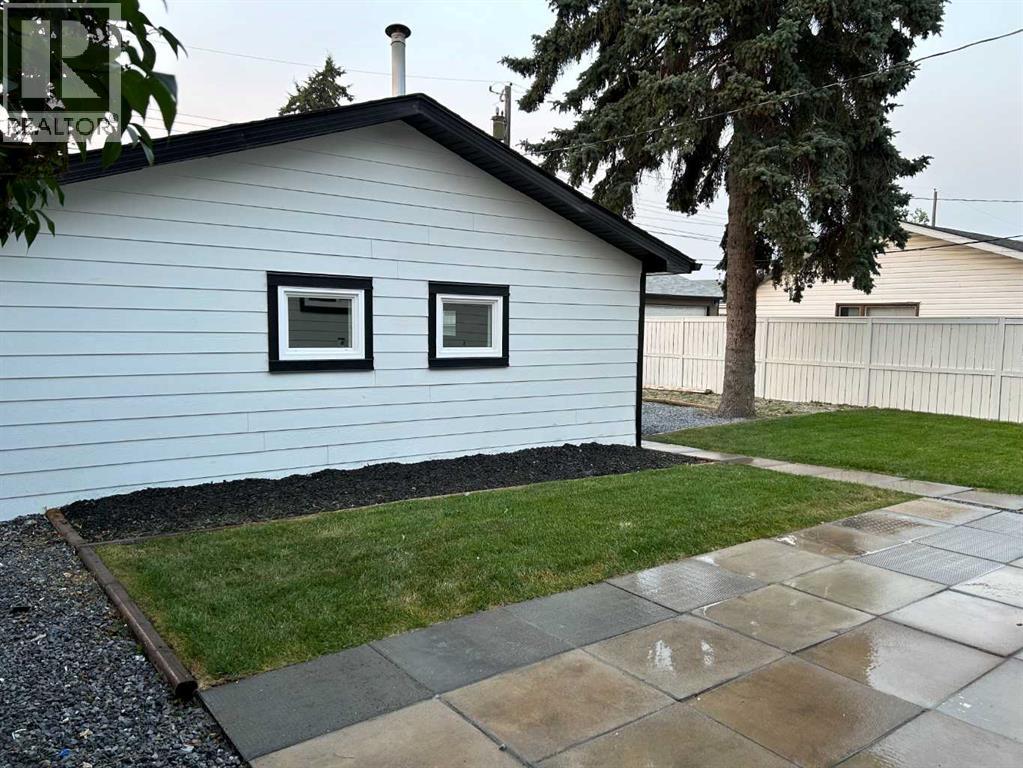 808 Avonlea Place SE - Image 32