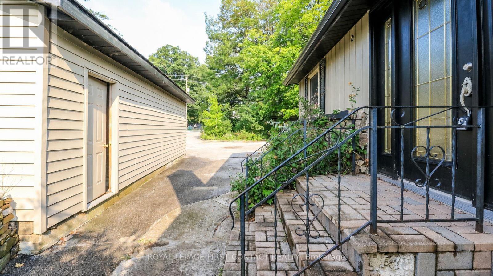 21 SUNNIDALE ROAD - 17