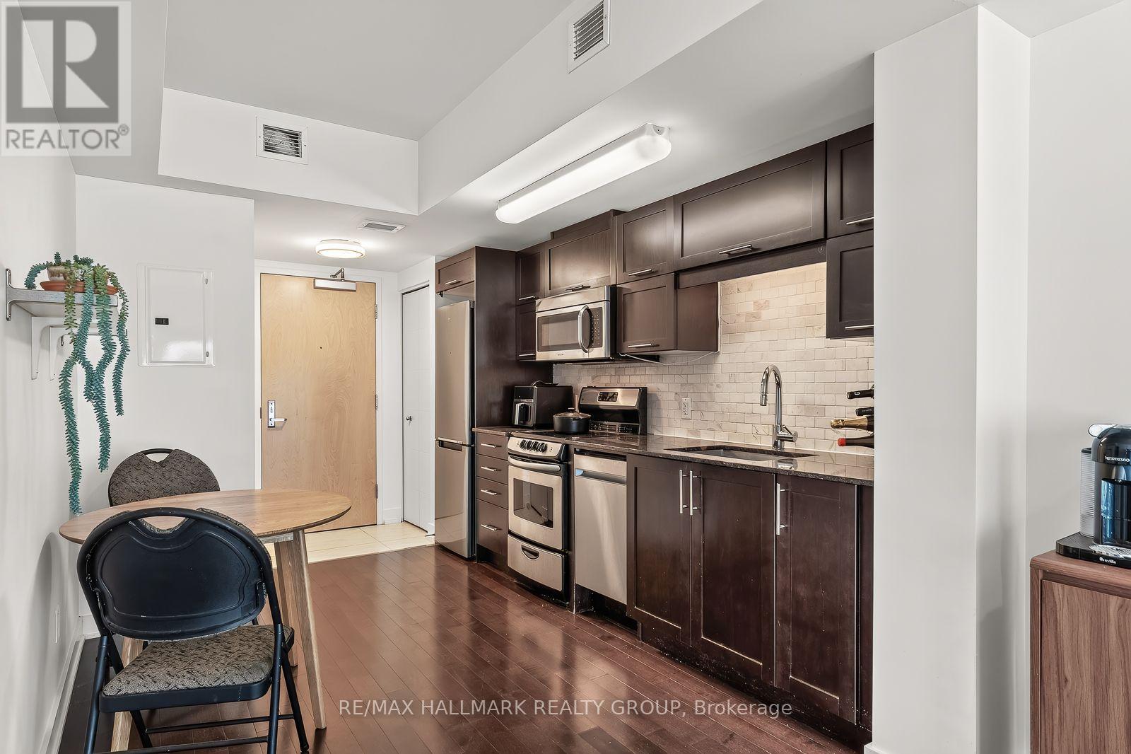 1 Bath House for Sale in Ottawa – 1204 – 40 NEPEAN STREET, Ottawa – MLS# X13631876 - Image 11