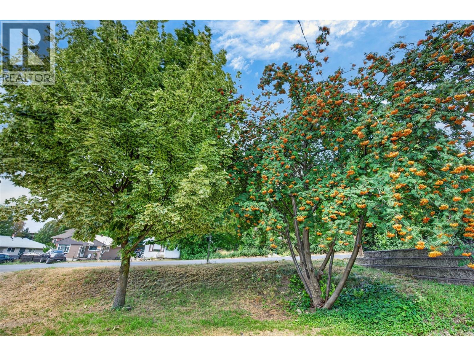  630 Okanagan SE Avenue, Salmon Arm
