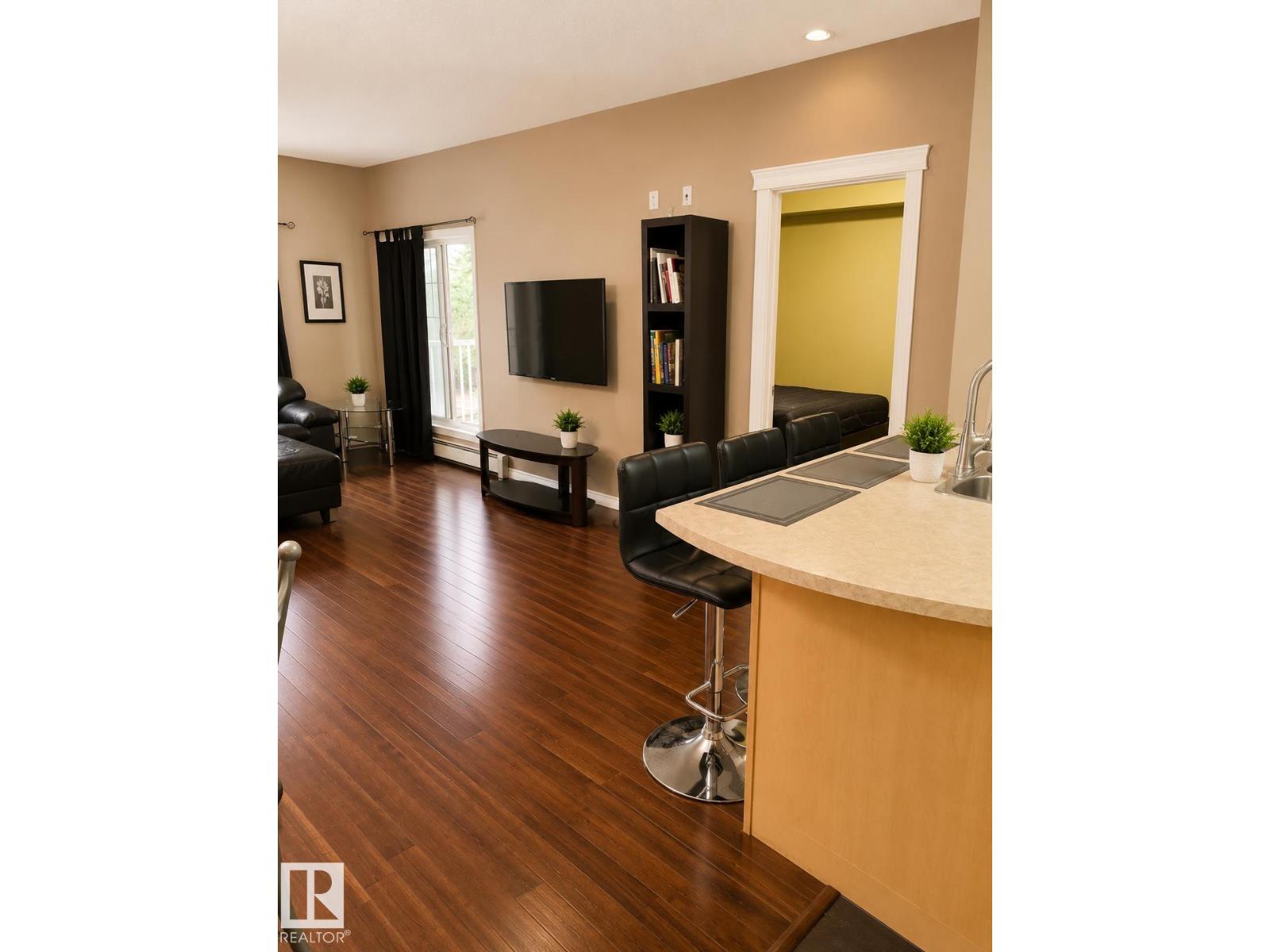 #202 16715 100 AV NW - Image 6