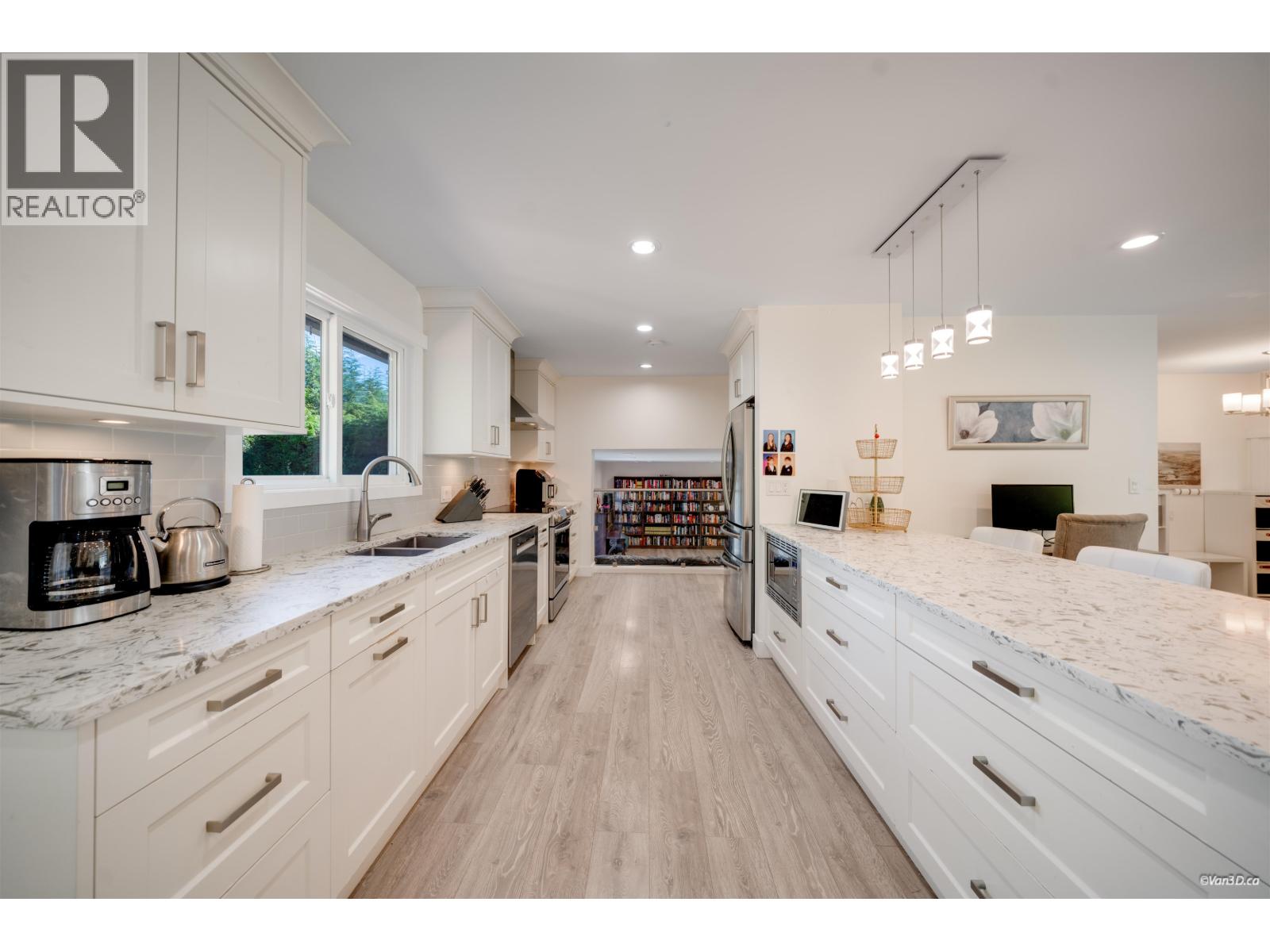 3 Bed, 3 Bath House for Sale in Coquitlam – 1047 SPAR DRIVE, Coquitlam – MLS# R3151951 - Image 22