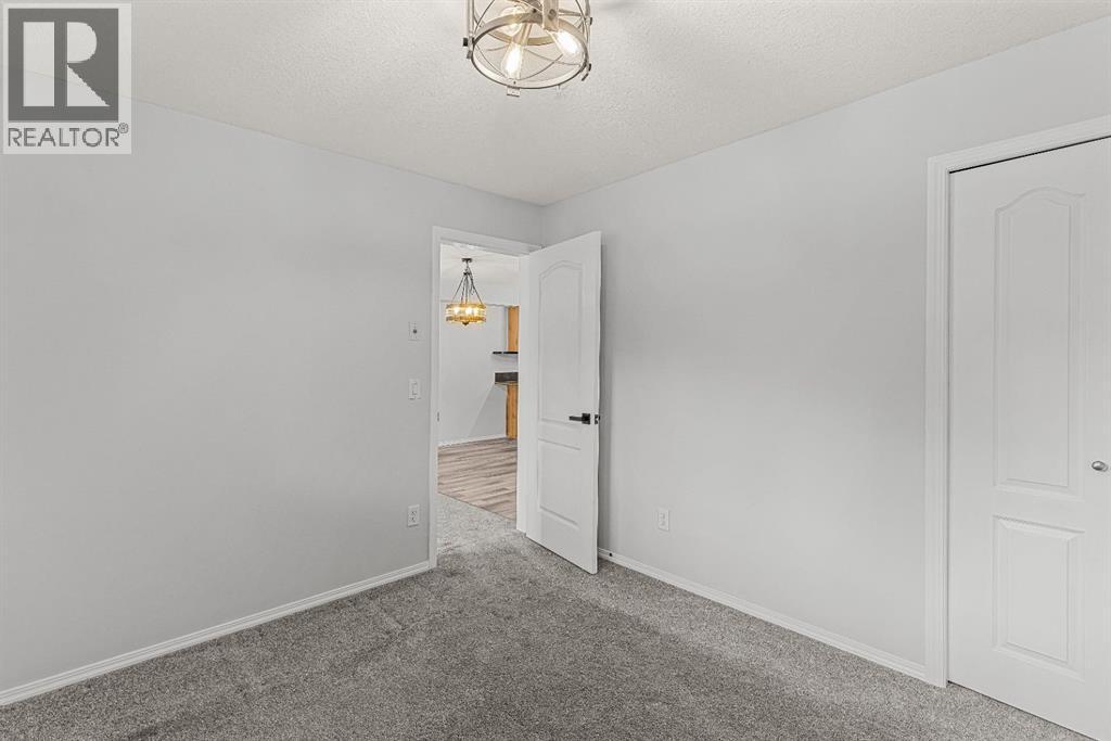 #120 300 Palliser Lane - 18