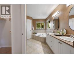 209 Shadow Ridge Pl, View Royal, BC V8Z5C8 Photo 30
