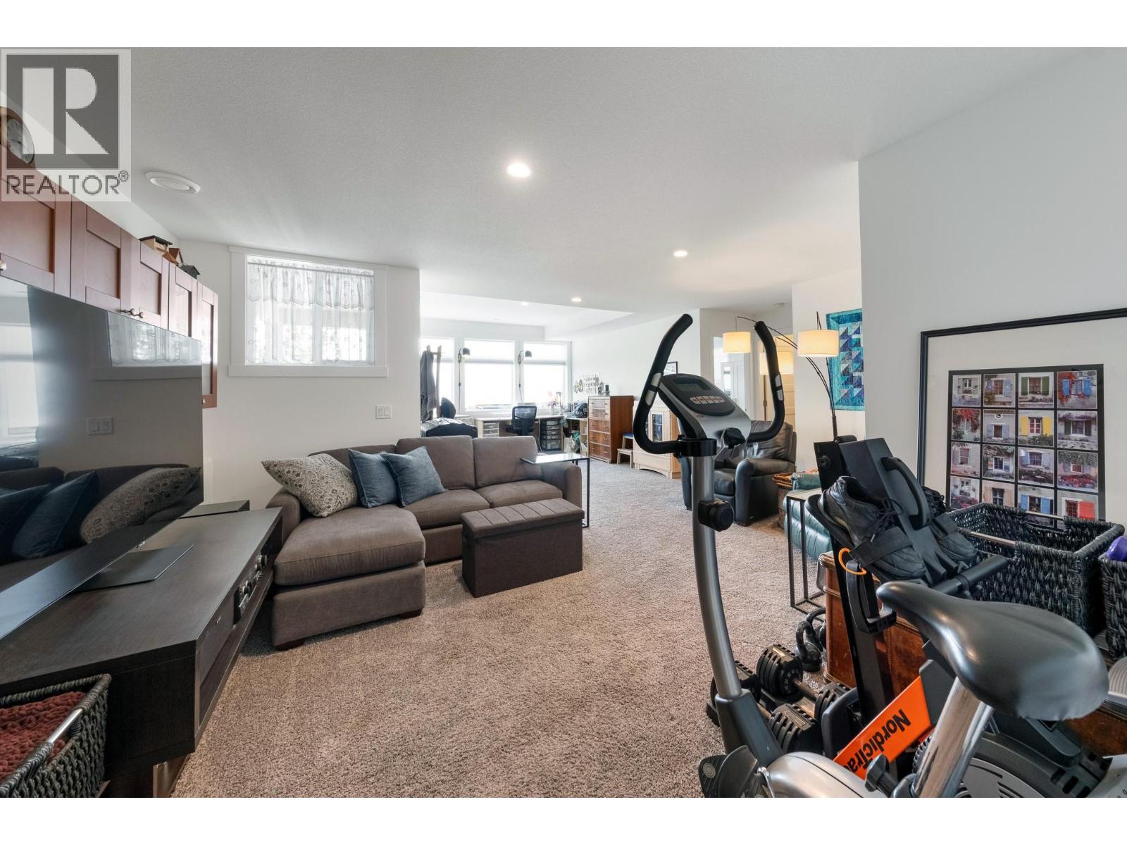  1458 Summer Crescent, Kelowna