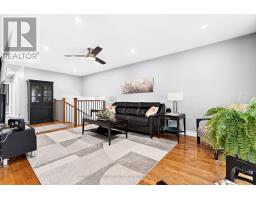 Living room - 5004 Pettit Avenue, Niagara Falls, ON L2E7B1 Photo 6