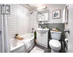 501 - 42 Thorncliffe Park Drive, Toronto, ON M4H1K1 Photo 9