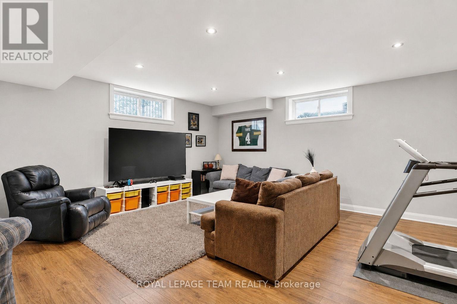 1801 CEDARLAKES WAY - 32