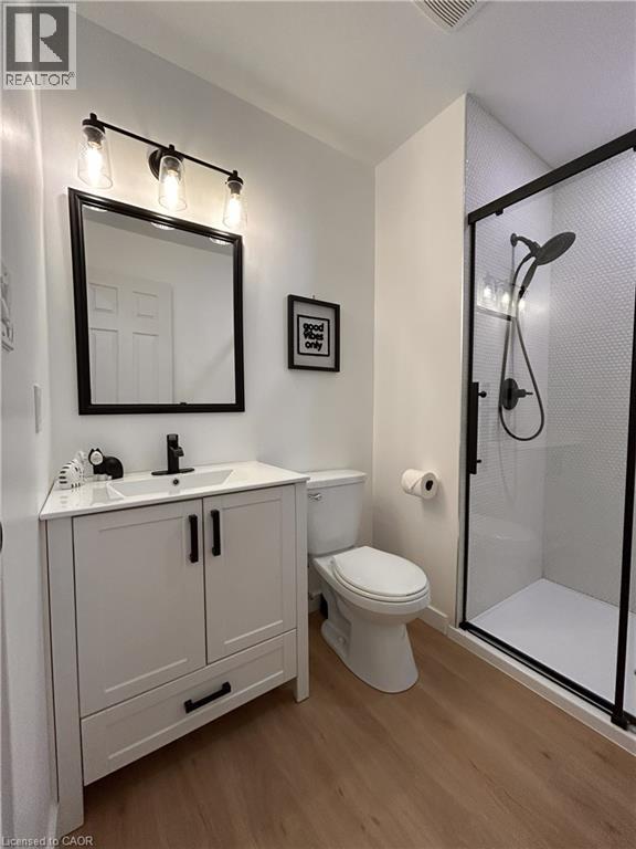 #72 2737 KING Street E - 17