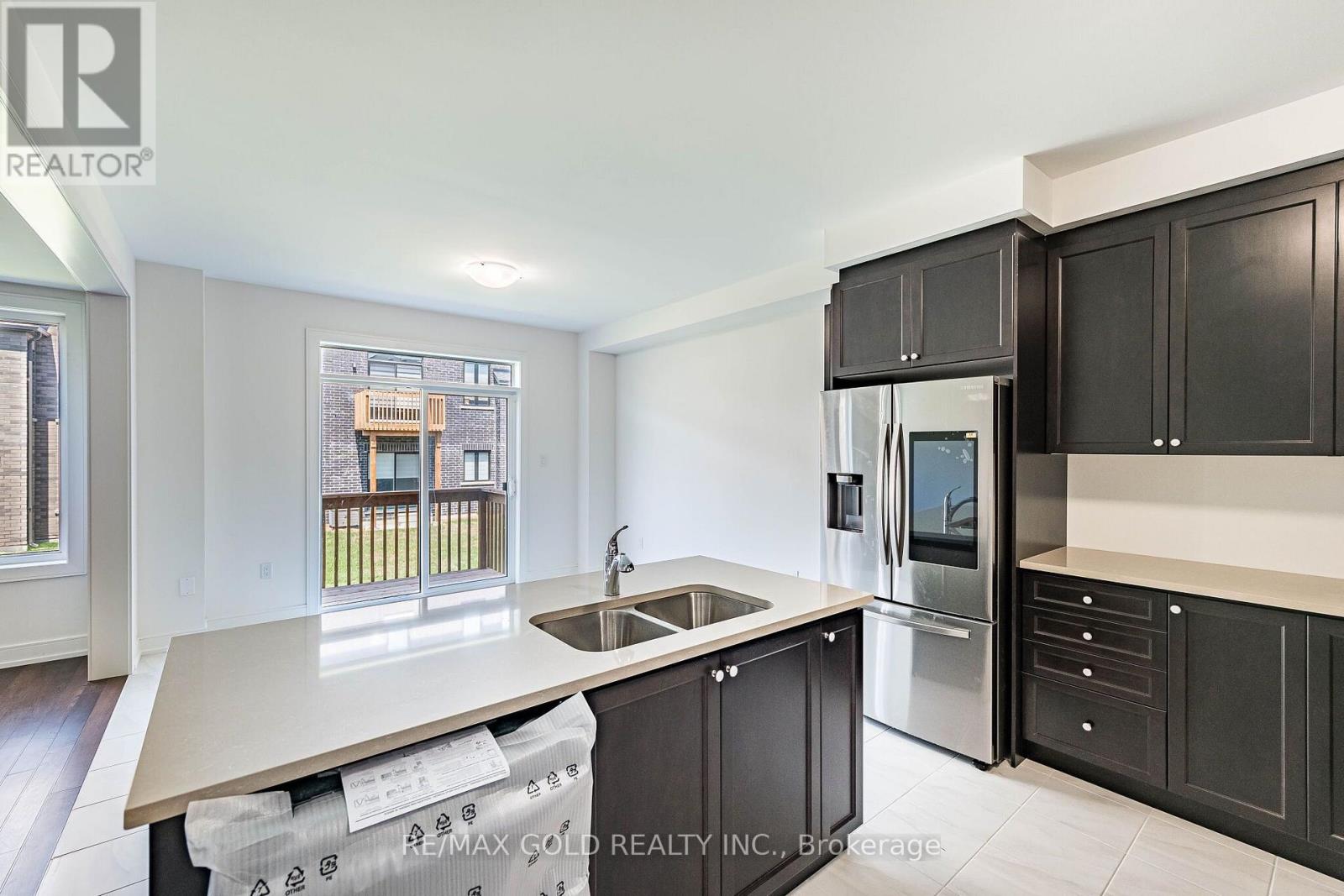 27 MUNDELL ROAD - 10