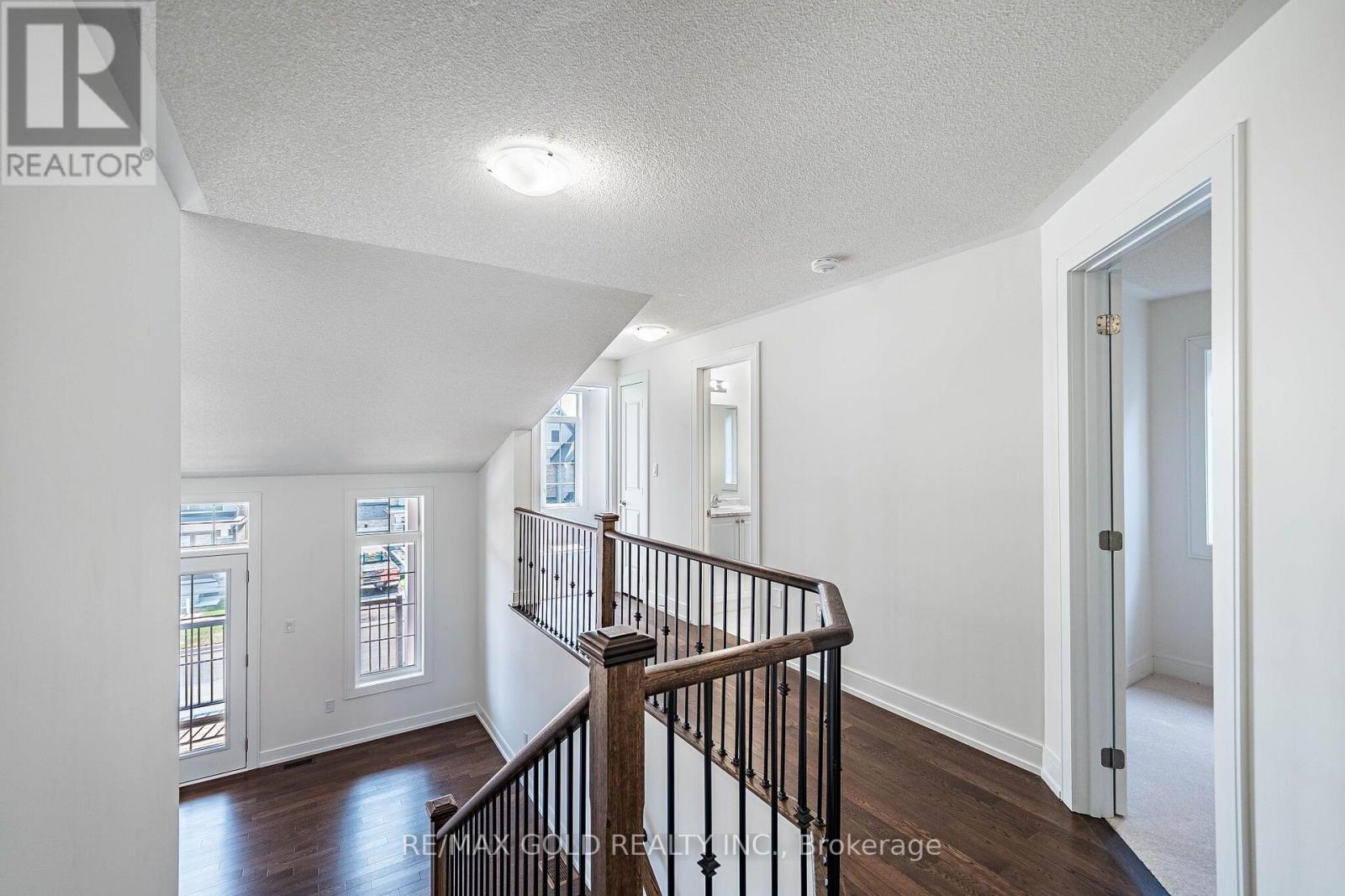 27 MUNDELL ROAD - 31