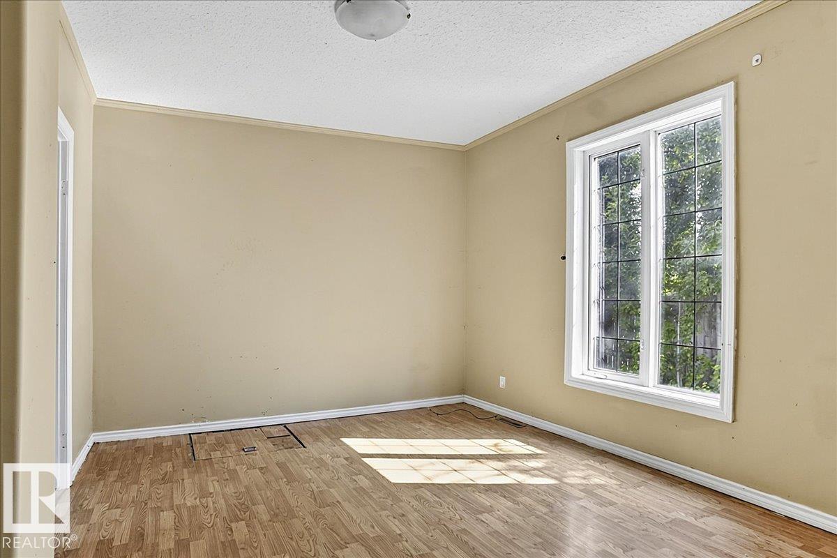 5010 52 AV NW - Image 9