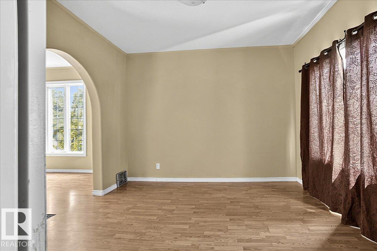 5010 52 AV NW - 5