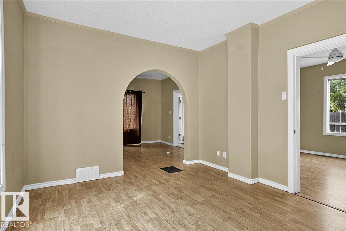5010 52 AV NW - Image 4