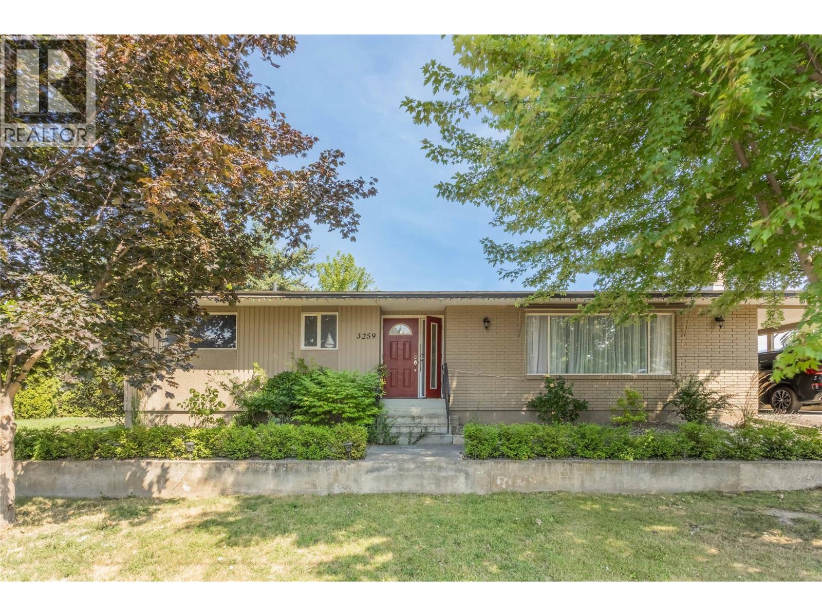  3259 St Amand Road, Kelowna